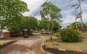 RedDoorz Syariah @ Sumur Tiga Beach Sabang